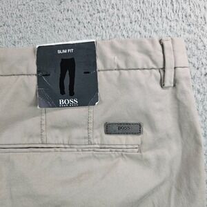 NEW Boss Hugo Boss Shorts Men US 40 UK 56 Slim Fit Inseam 9" Flat Font‎ Gray